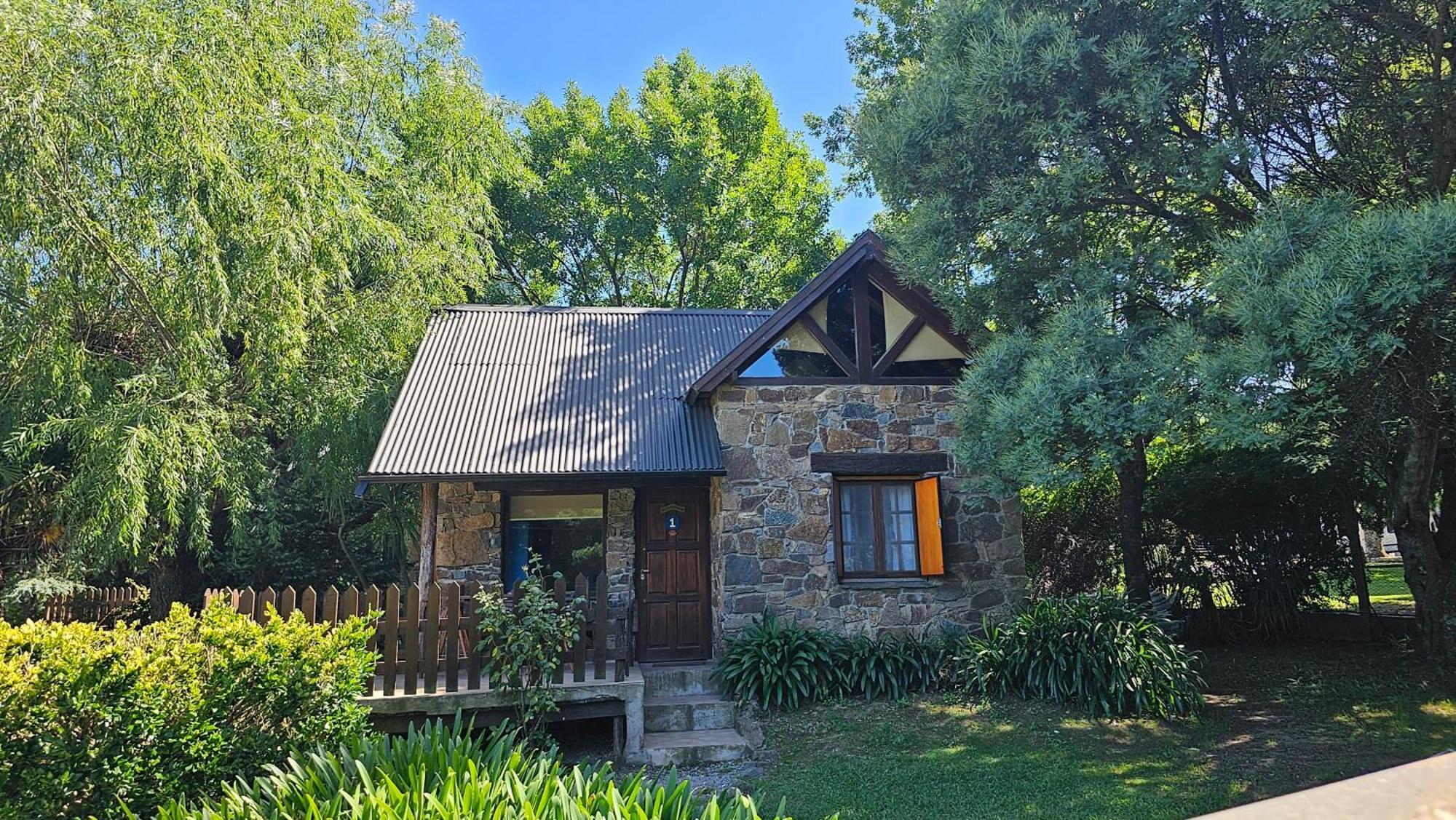 Villa Amanecer En Las Piedras Tandil Exterior foto